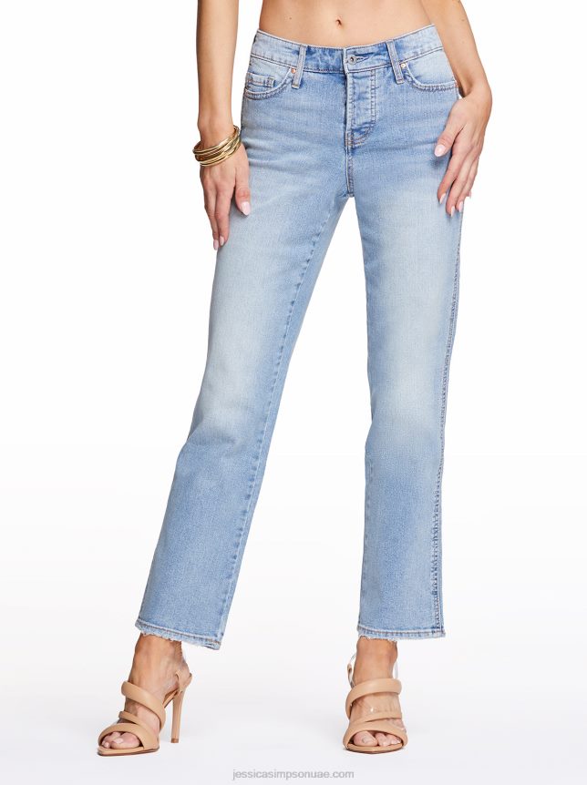 يغازل محصولًا مستقيمًا مرتفع الارتفاع في التائه Jessica Simpson BB6J0F437